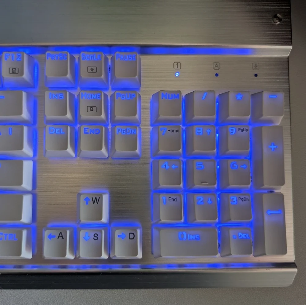 EagleTec WIRED MECHANICAL KEYBOARD Silver Metal W/ White Keycaps
